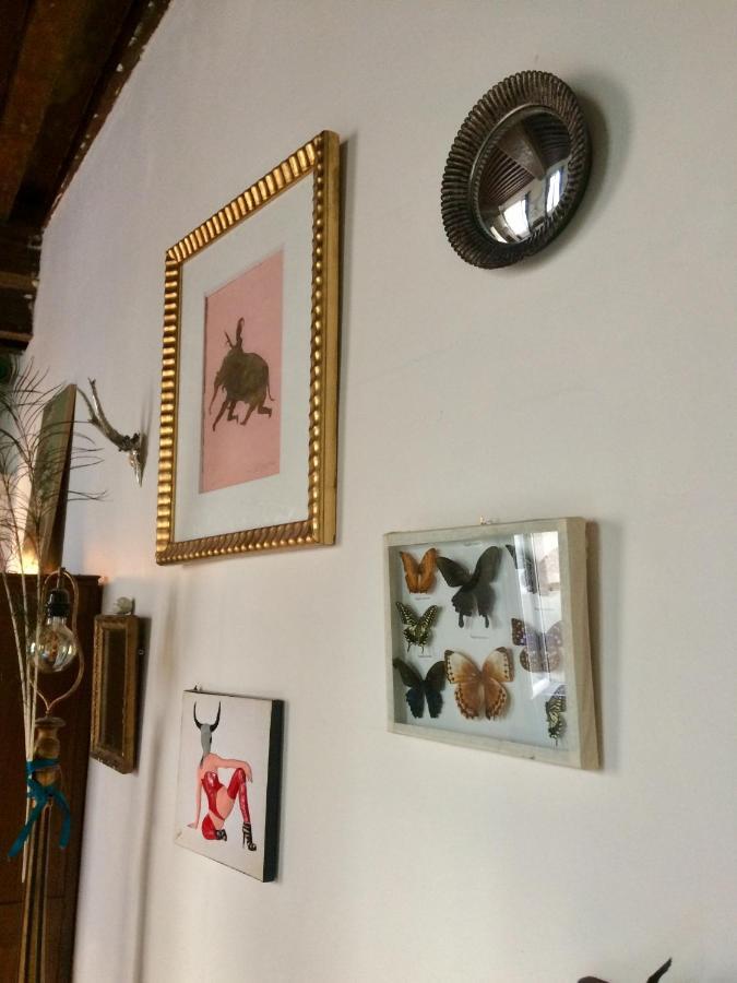 Bed and Breakfast Le Boudoir D'Artiste Semur-en-Auxois Esterno foto